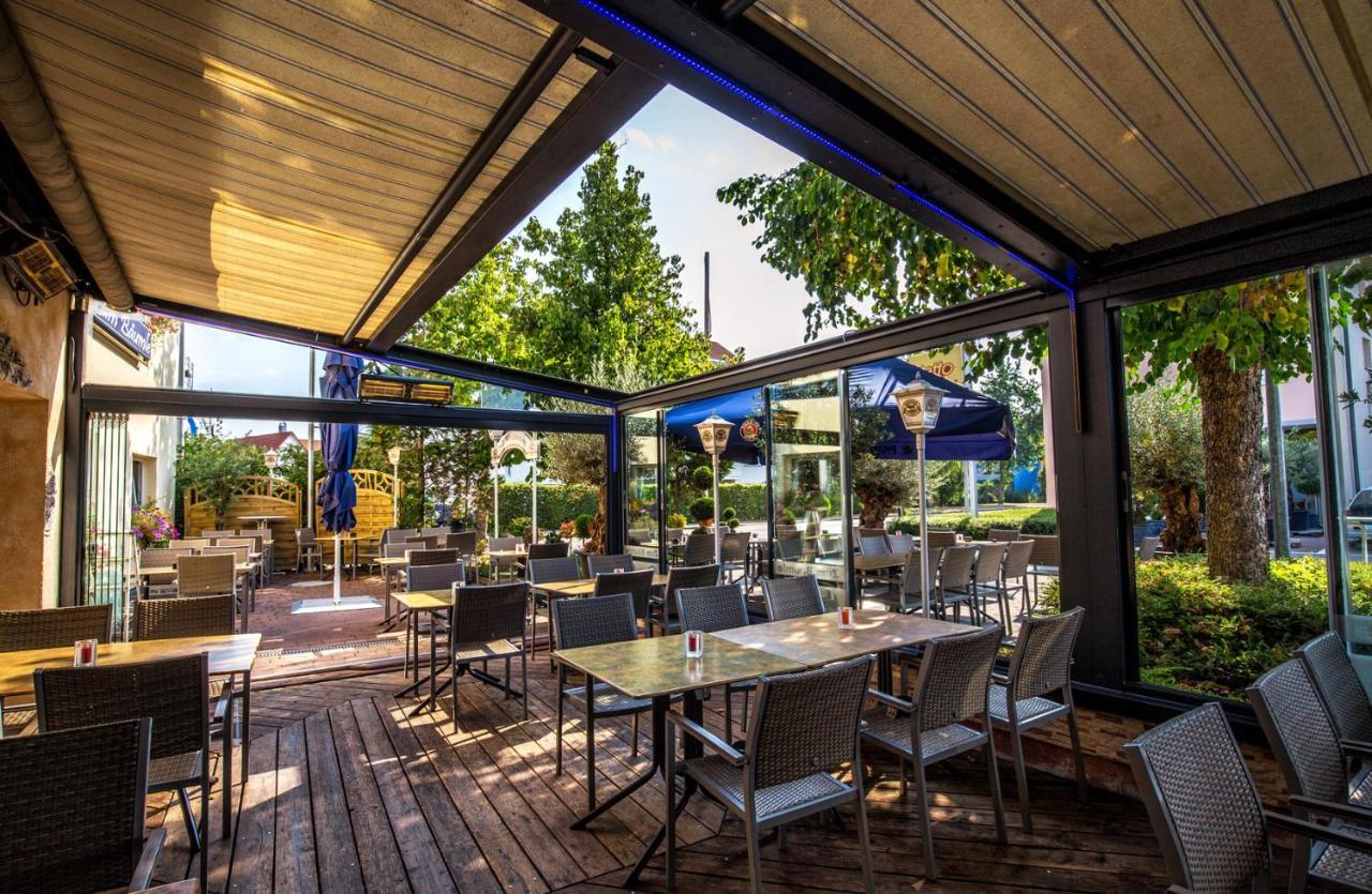 Hotel-Restaurant Zum Baeumle Süßen Exterior foto
