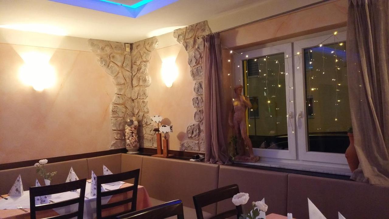 Hotel-Restaurant Zum Baeumle Süßen Exterior foto